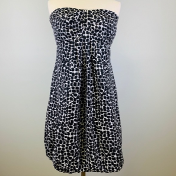 Silk White House Black Market Strapless Cocktail Dress - Size 8. EUC - Picture 1 of 9